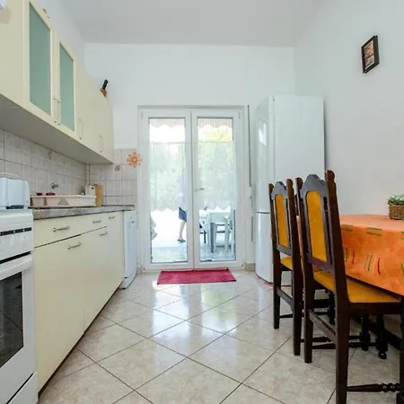 Mile Excellent Location Close To Rab 別荘 *