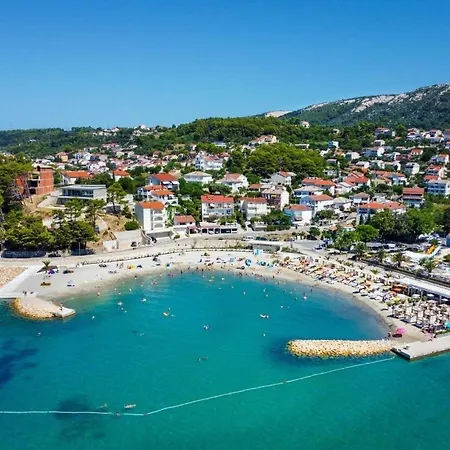 Mile Excellent Location Close To Rab Tatil Evi