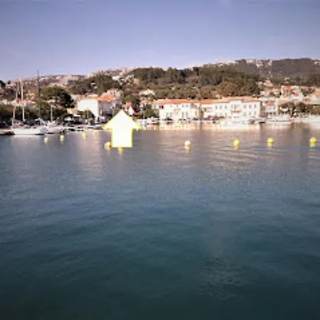 Nyaraló Mile Excellent Location Close To Rab Rab Town