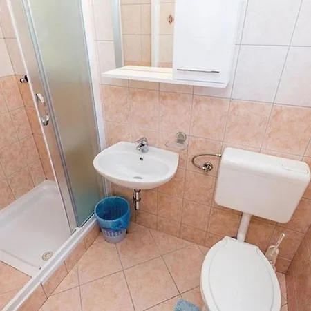 Mile Excellent Location Close To Rab Rab Town