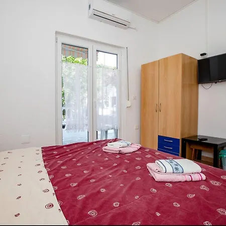 Mile Excellent Location Close To Rab * ראב