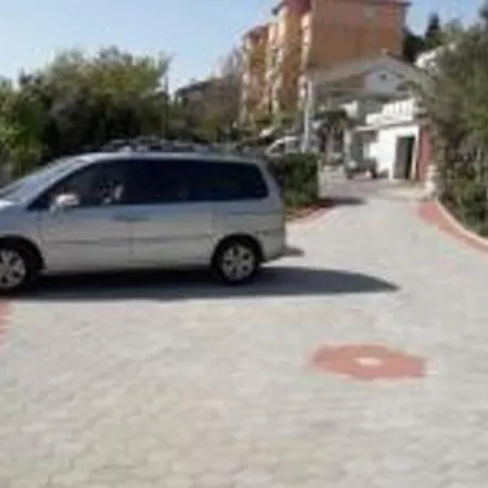 Mile Excellent Location Close To Rab * Rab Town